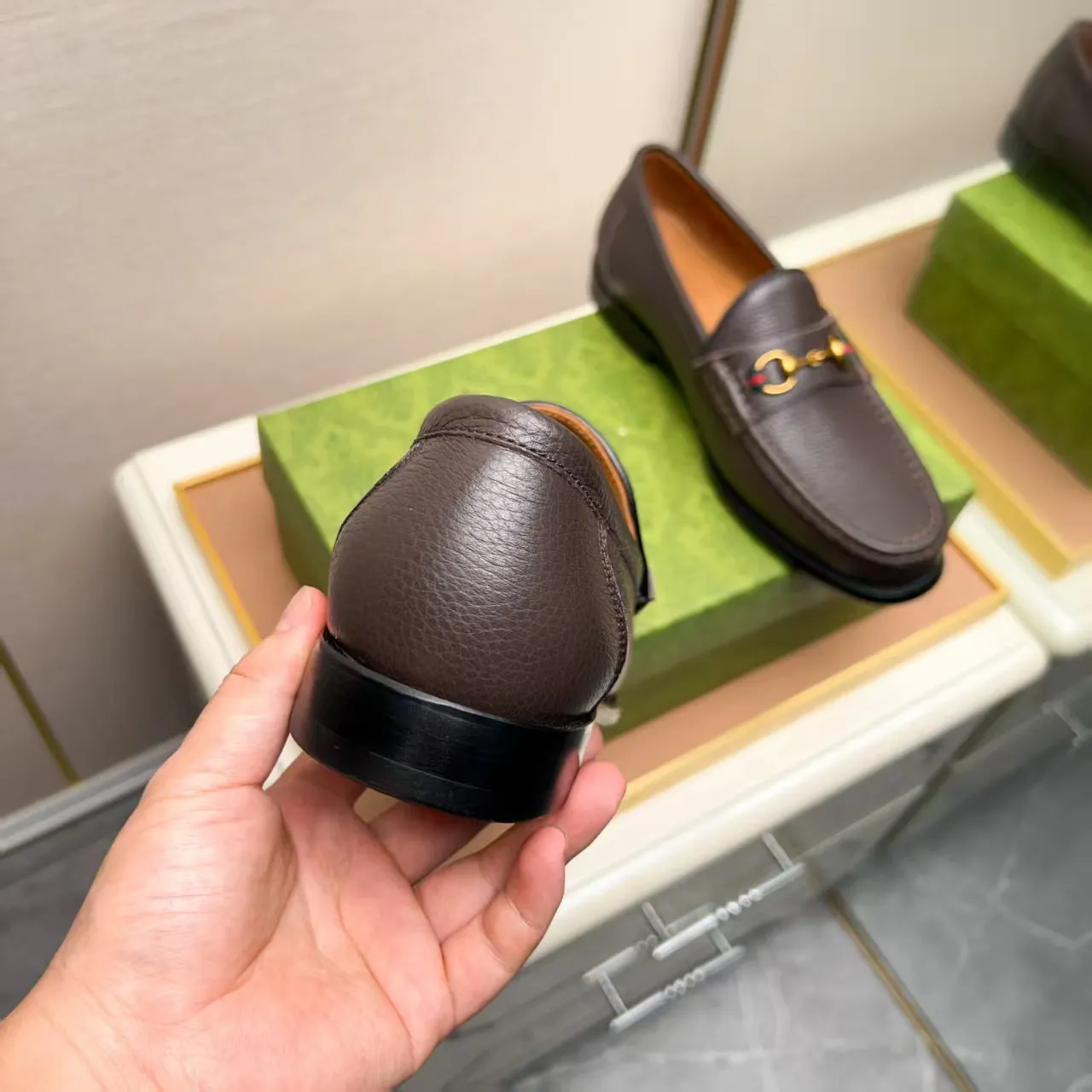 Men's men's shoes 💰460 🆘【GUCCI】Gucci ·🐂里· Hot-selling pea shoes top brand luxury, top quality, the latest fashion pea shoes.. The upper is made of original first-layer cowhide. (Full first-layer water-dyed 🐂 leather·inner). The original stylish and stylish soft rubber wear-resistant and non-slip outsole is light and comfortable on the foot, available in 2 colors! Matching code: 38-44 (customized at 45.46.47)